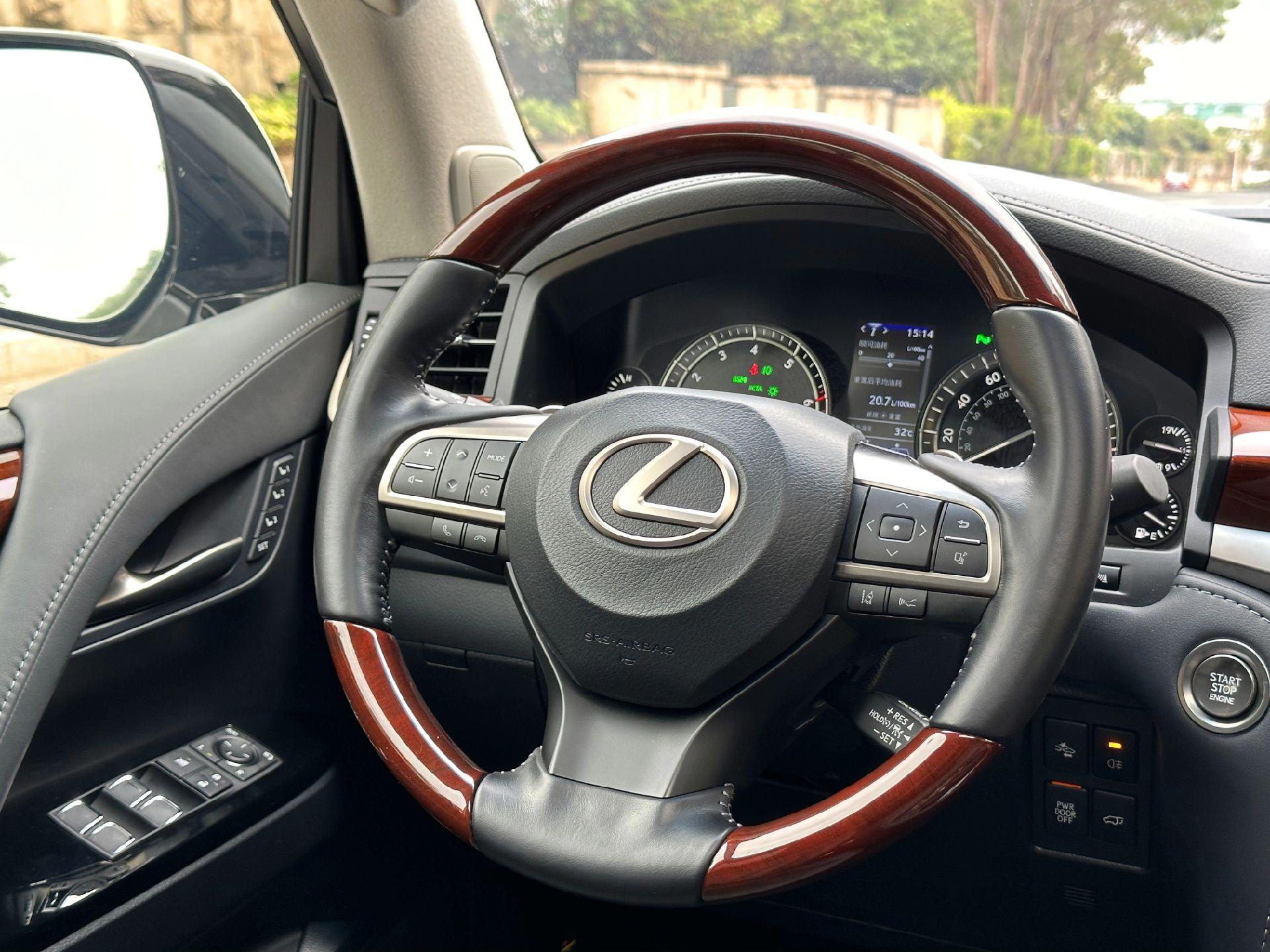 雷克萨斯LX570加版抄底报价 全国上牌 可分期