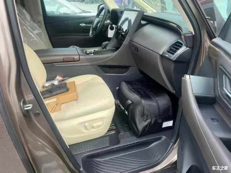 成都埃尔法促销90万起