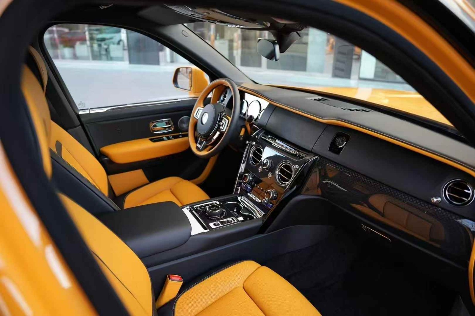 劳斯莱斯库里南团购最高优惠65万