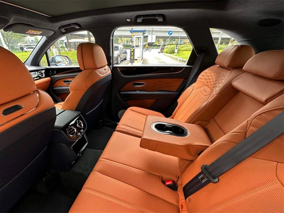 成都宾利添越价格最低203万起 直降73万