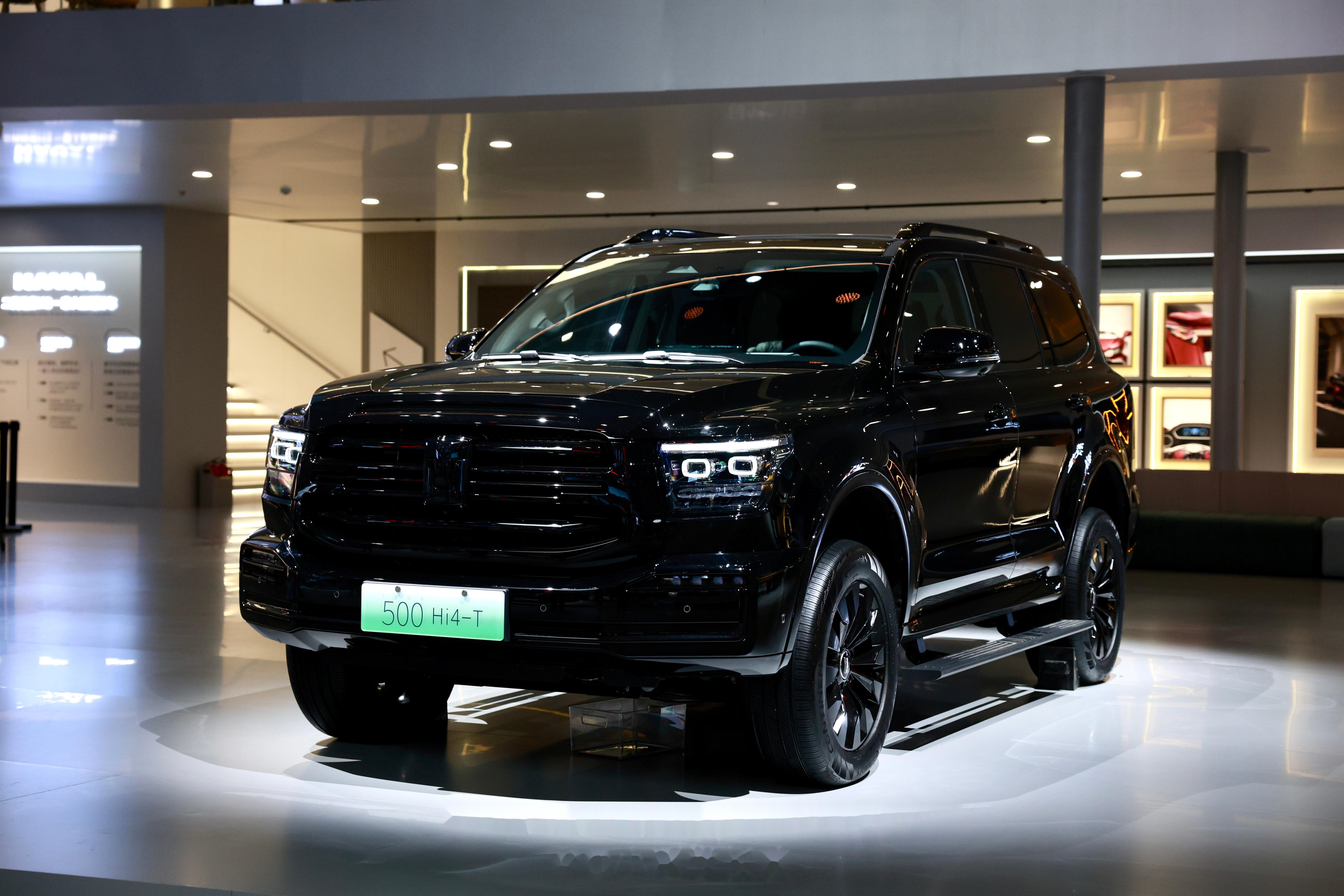 坦克全产品矩阵亮相 V8发动机+坦克300虎克版上海车展首发