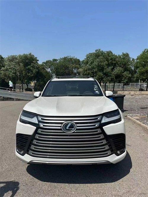 2024款雷克萨斯LX570降价40万热销全国 展厅现车