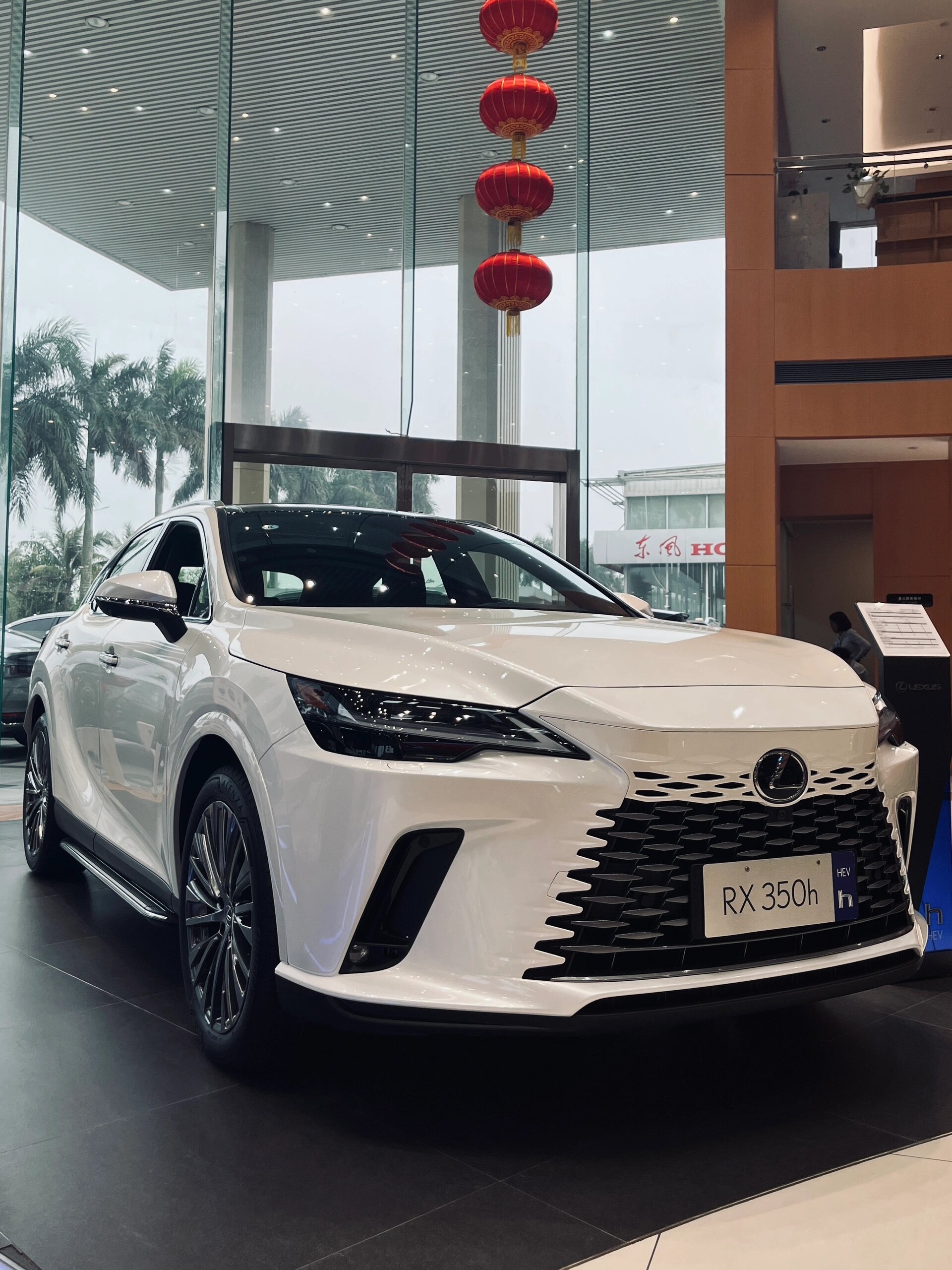 首批“雷克萨斯LX”运动版进港！气场远超BBA