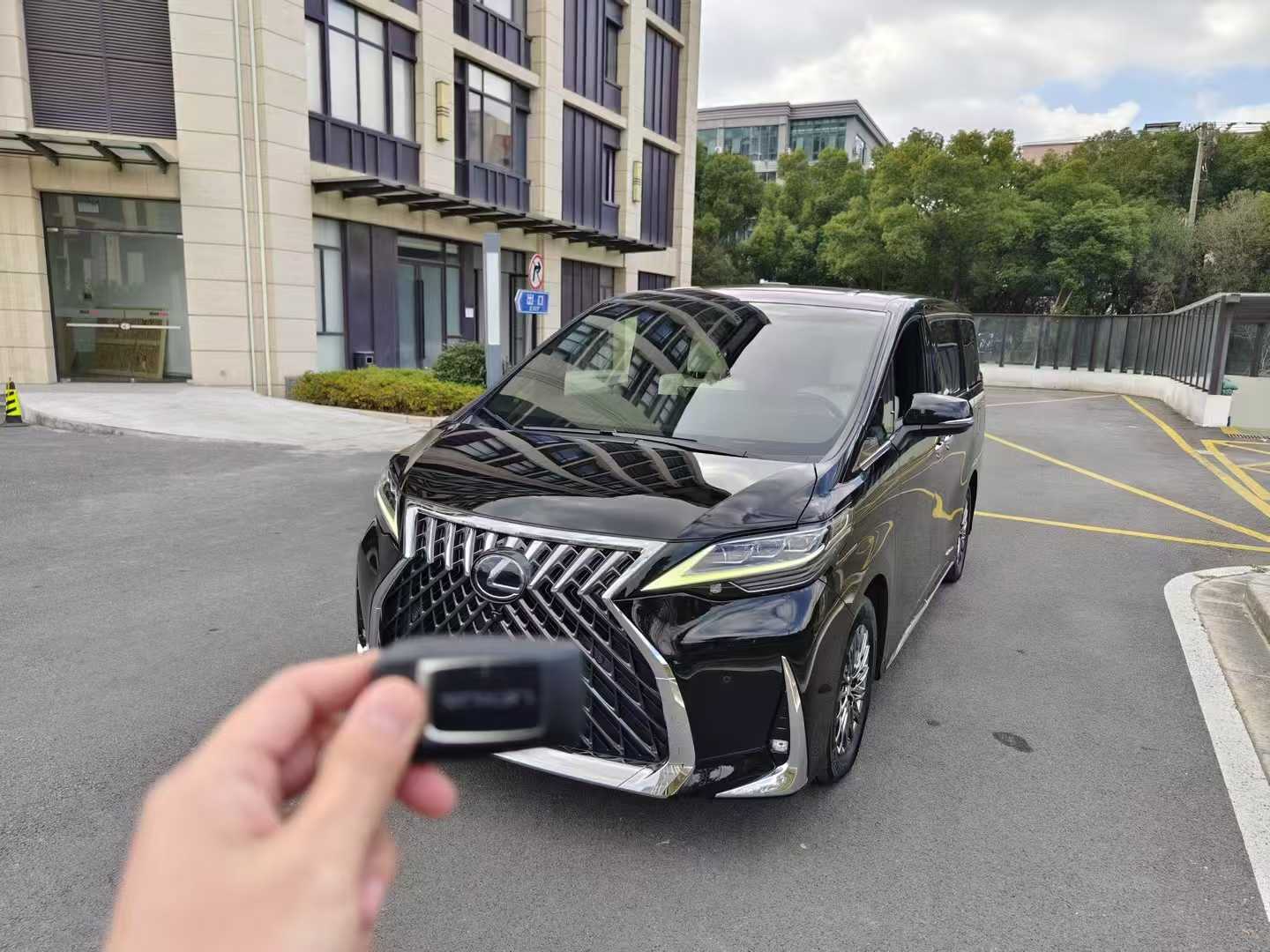 现购雷克萨斯LM亚洲版让利促销中 限时优惠高达43万元