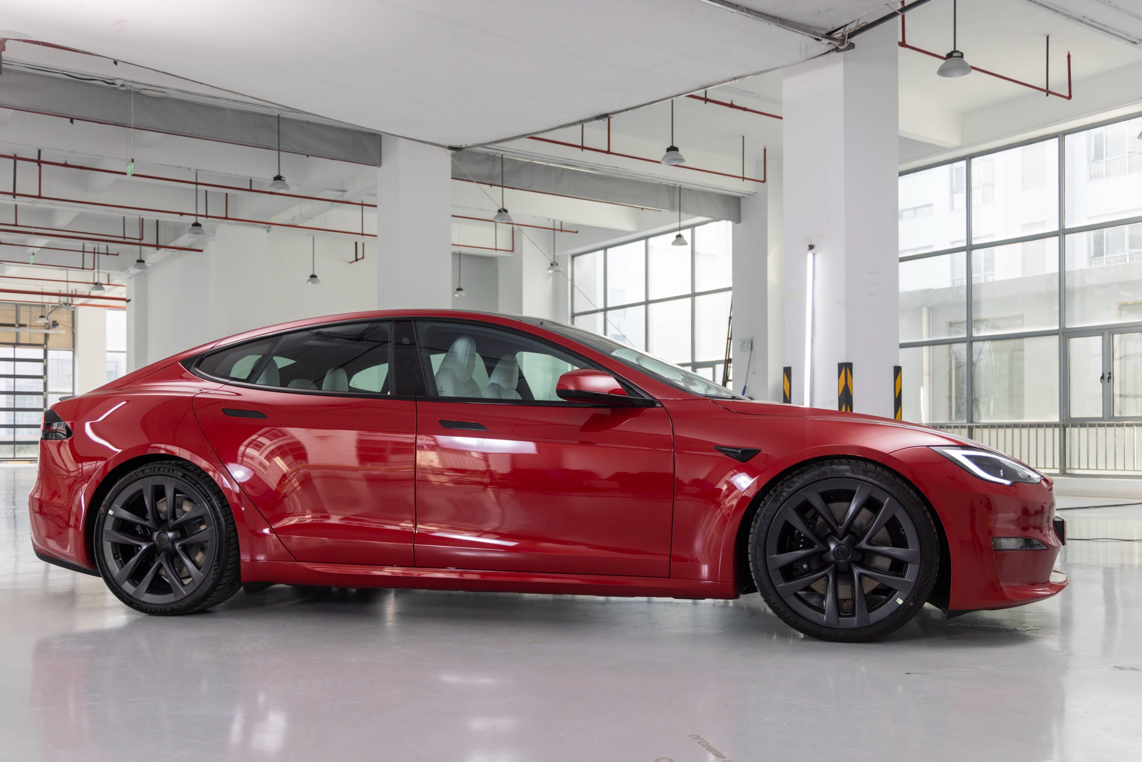 新款特斯拉Model S Plaid实车曝光