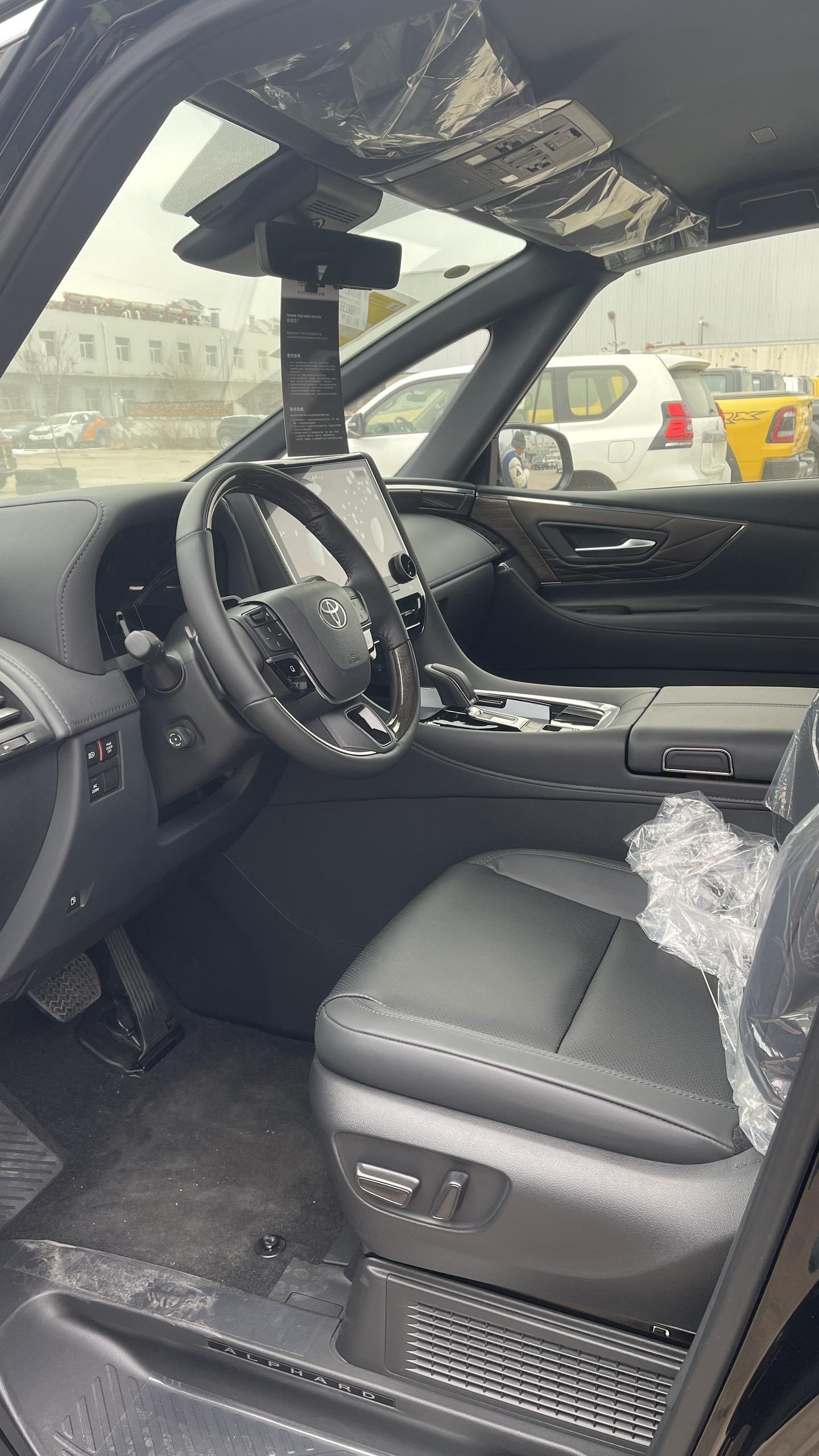 现购埃尔法享5万优惠 最低仅售86万