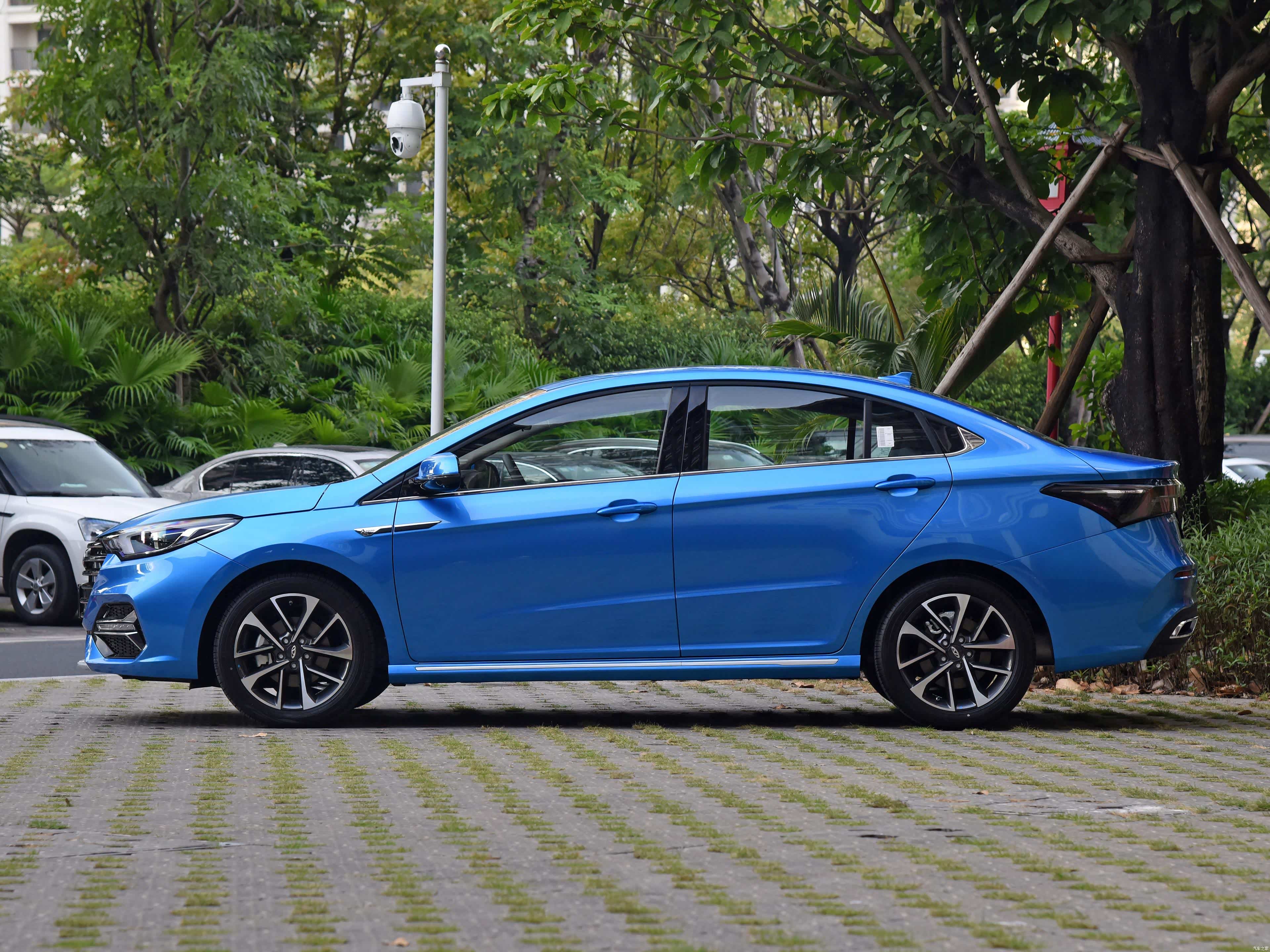 成都艾瑞泽5 PLUS最新报价7.19万起 暂无优惠