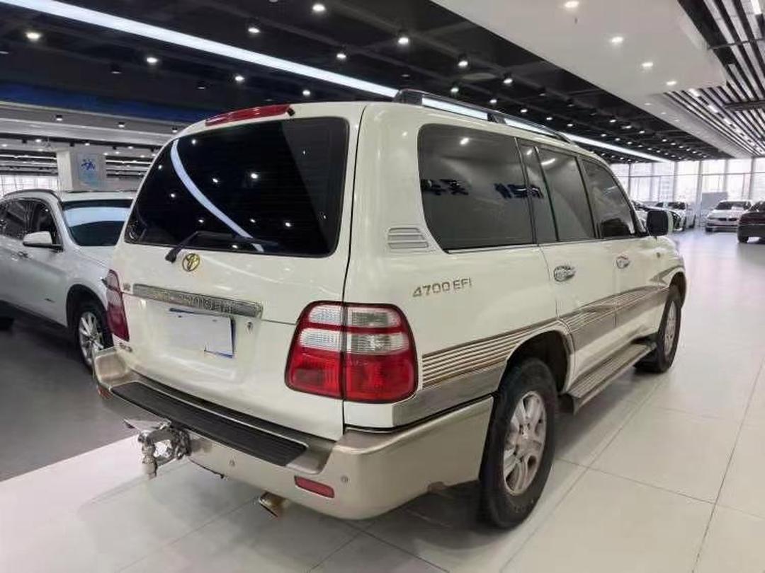 成都远卓名车中东版兰德酷路泽平价销售69万起