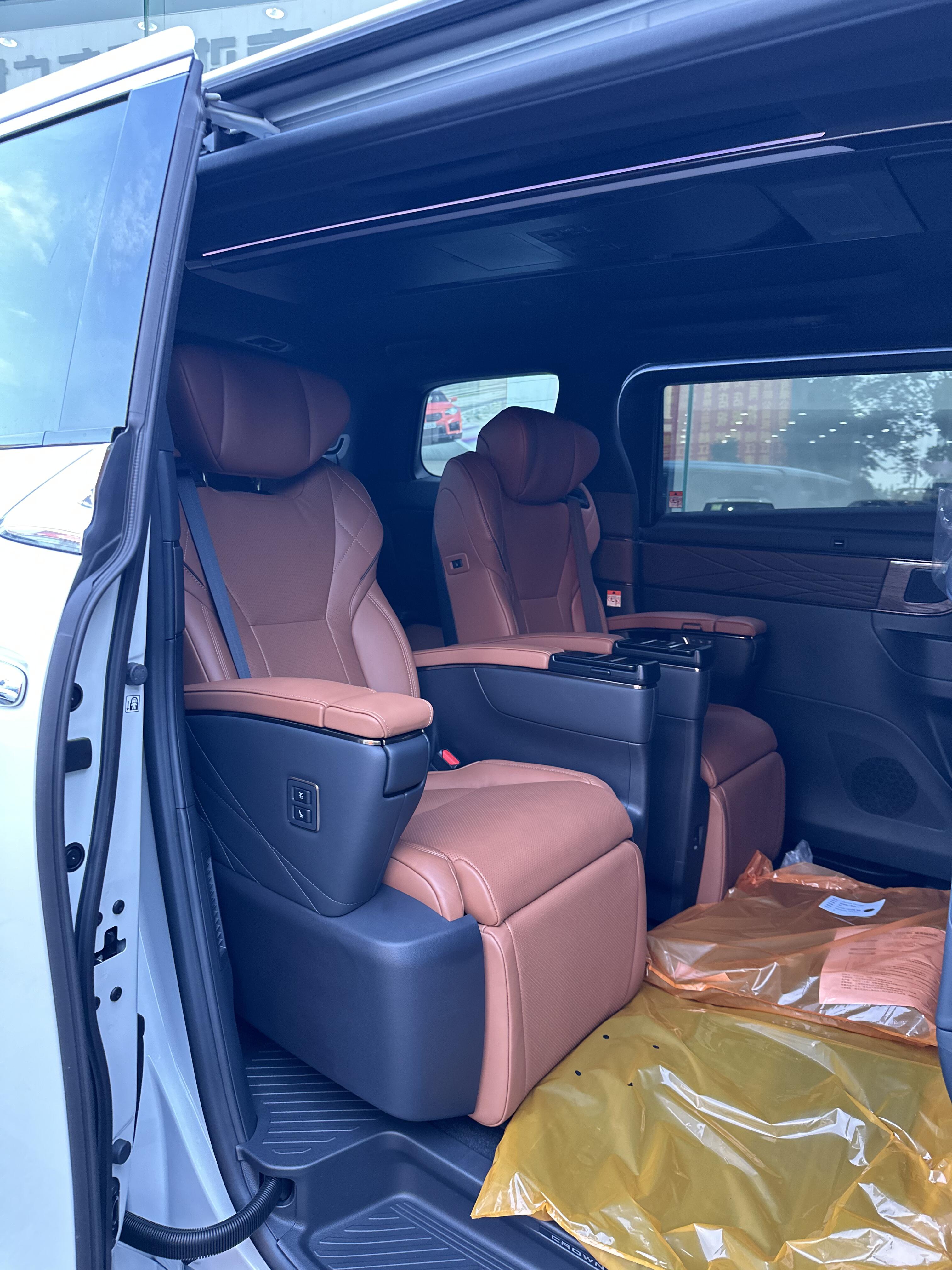 2025威尔法价格最低90万起