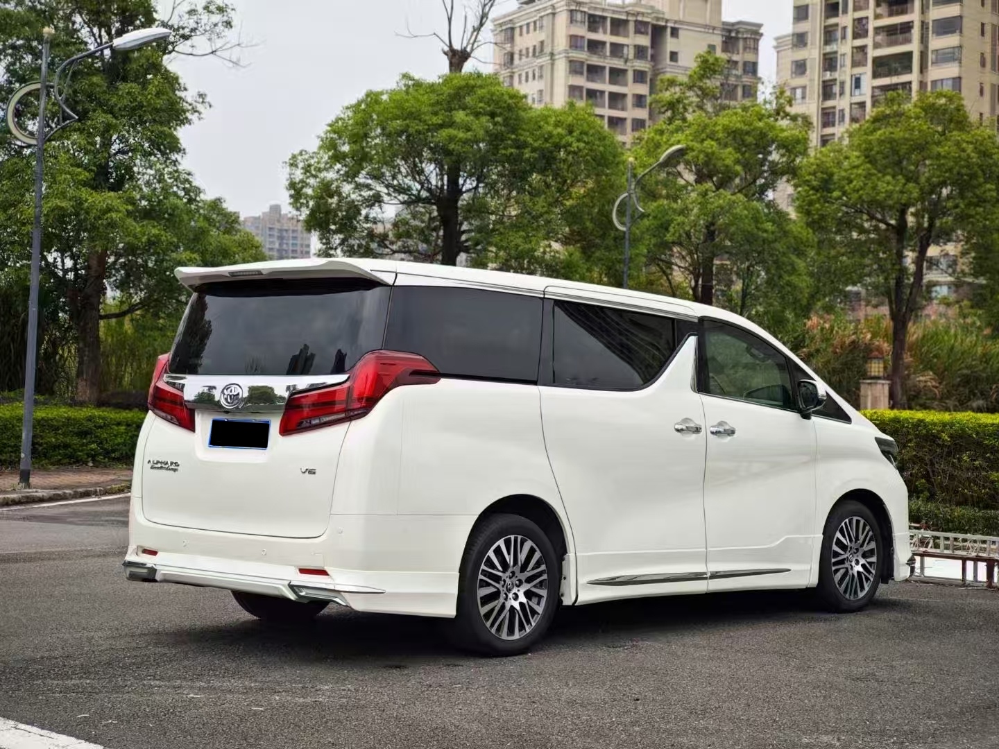 现购埃尔法亚洲版享16万优惠 仅90万可入手