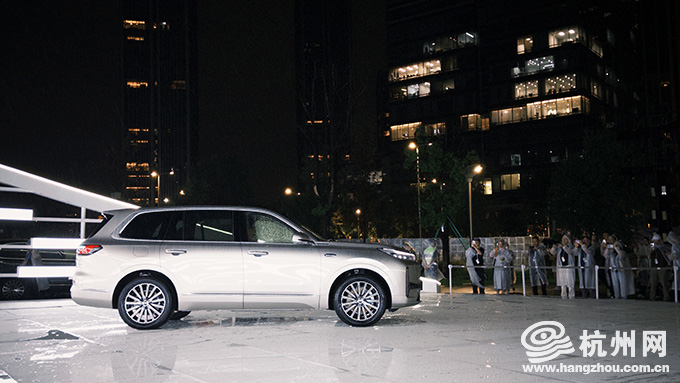 吉利银河M9上市，限时指导价17.38万元起