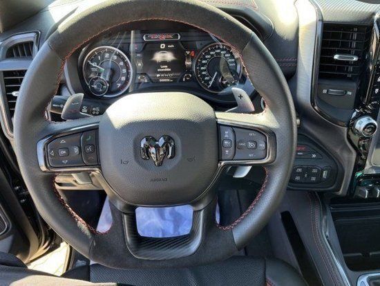 道奇公羊霸王龙 展厅现车特惠促销120万 马力十足