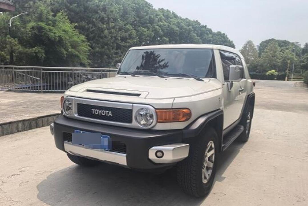 成都中东版FJ酷路泽价格最低43万起