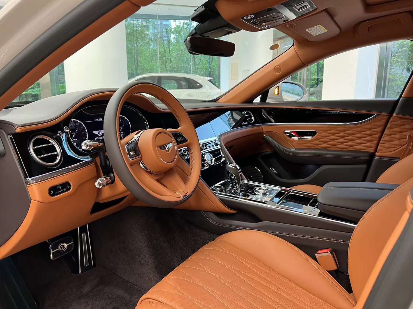 成都宾利飞驰降价30万 售全国