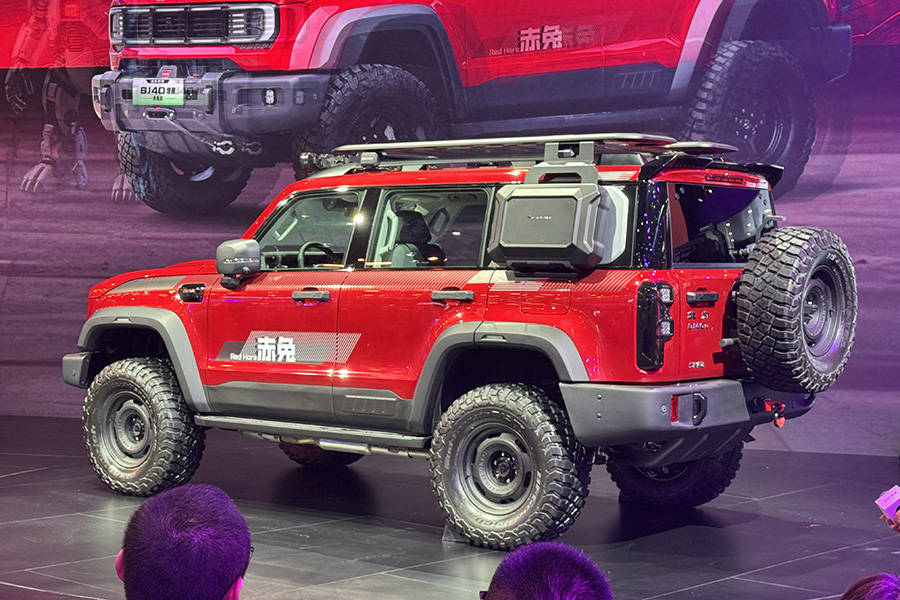 2025北京越野用户大会巴东启幕，BJ30旅行家交车仪式举行