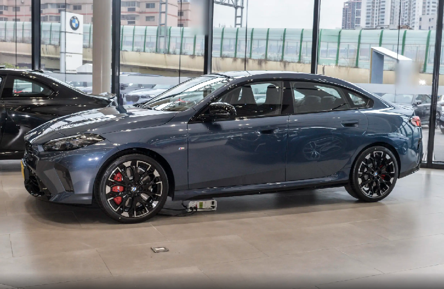 成都宝马M235L价格最低36.39万起 暂无优惠