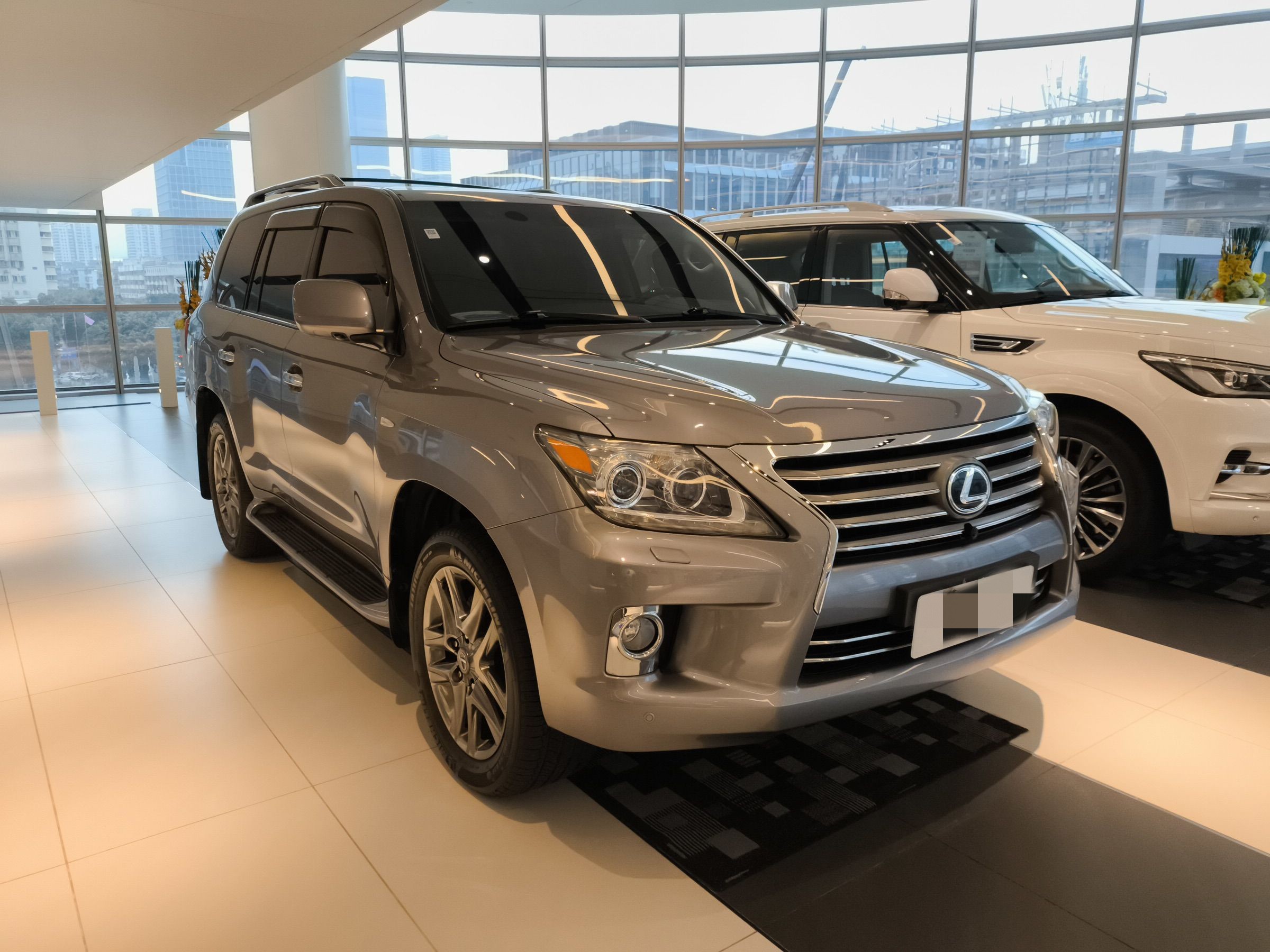 雷克萨斯凌志LX加规版价格最低129万起售 欢迎前来试驾