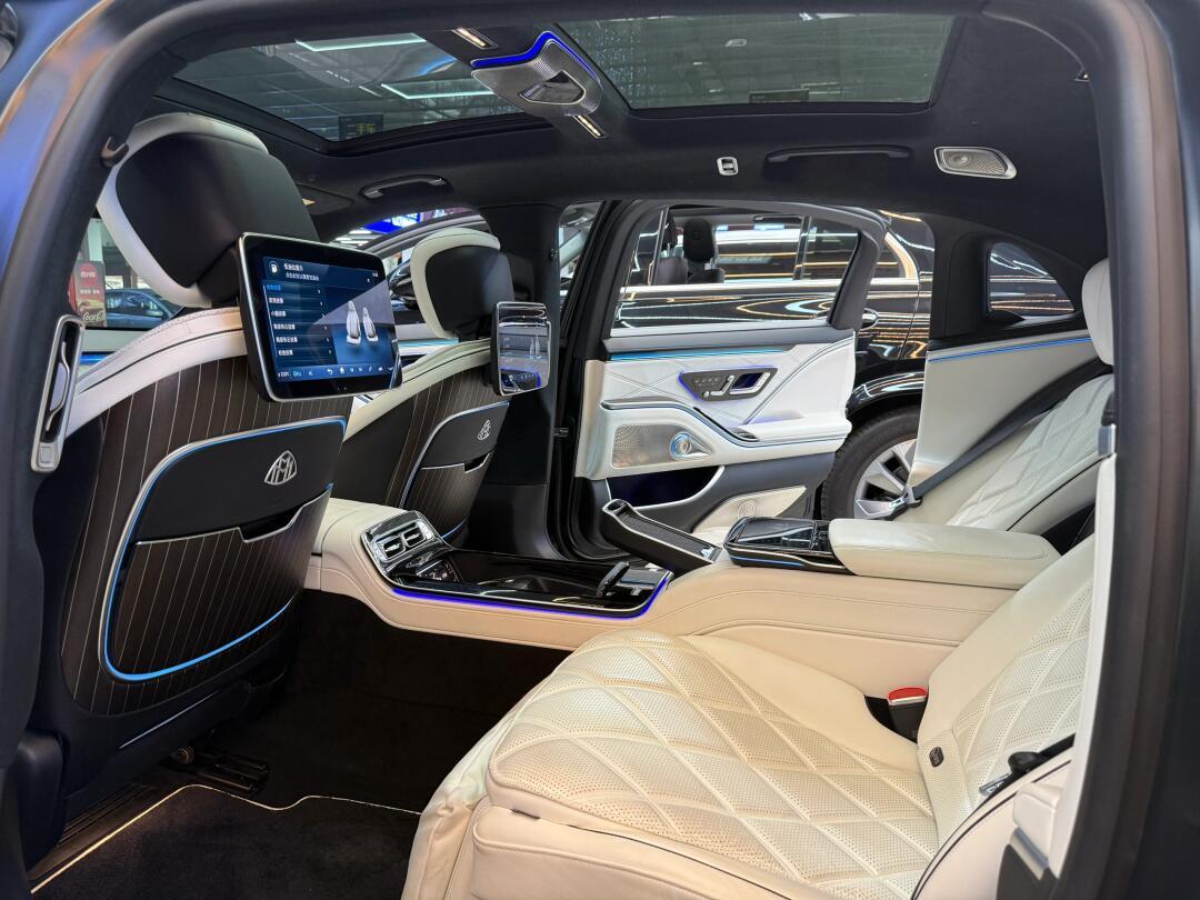 2023迈巴赫S级加版团购优惠90万 欢迎上门试驾