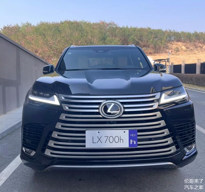 四川腾达东远名车雷克萨斯LX墨版提供试乘试驾 目前优惠高达1万元