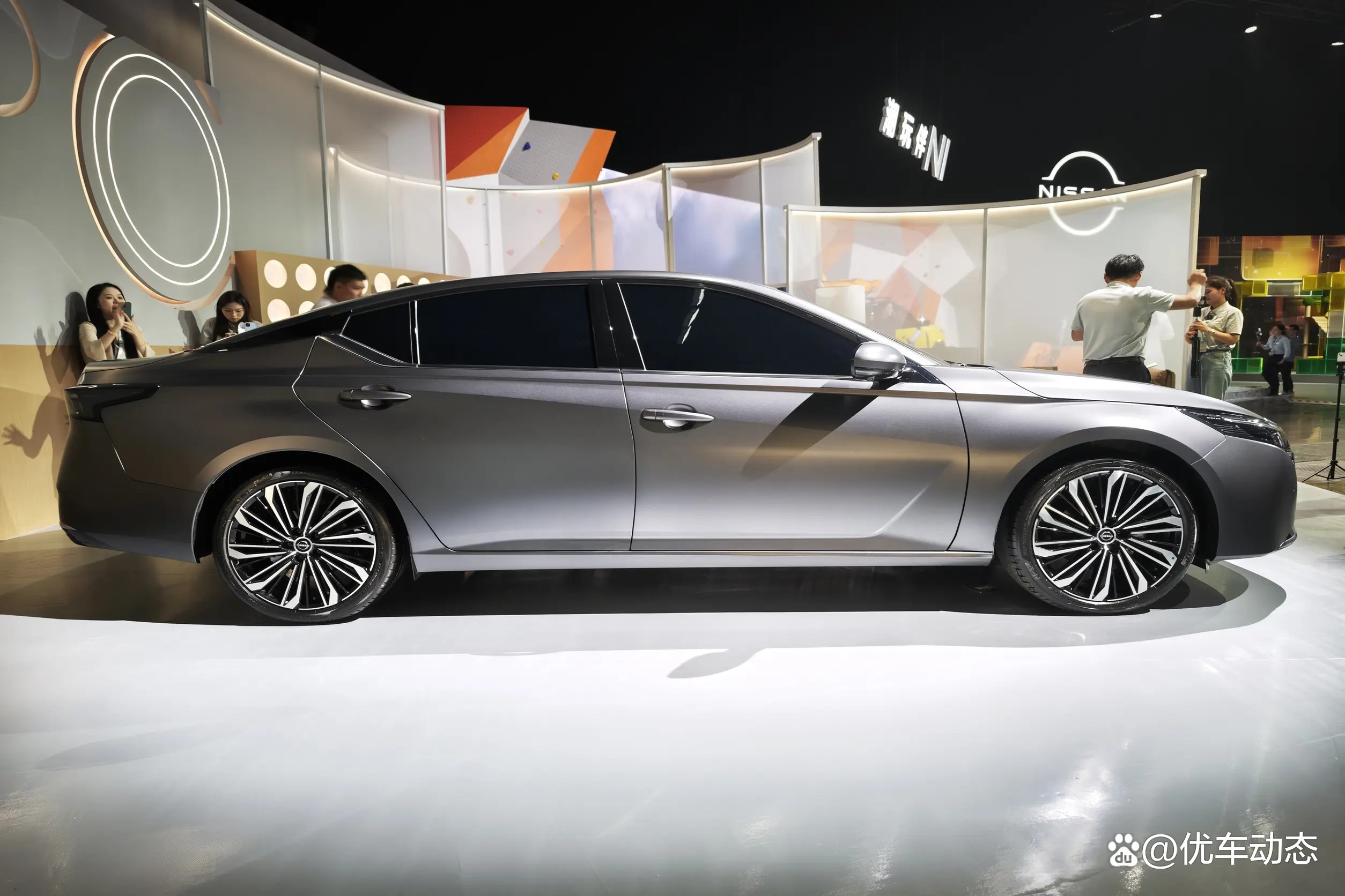 东风日产天籁·鸿蒙座舱内饰首发 第四季度上市