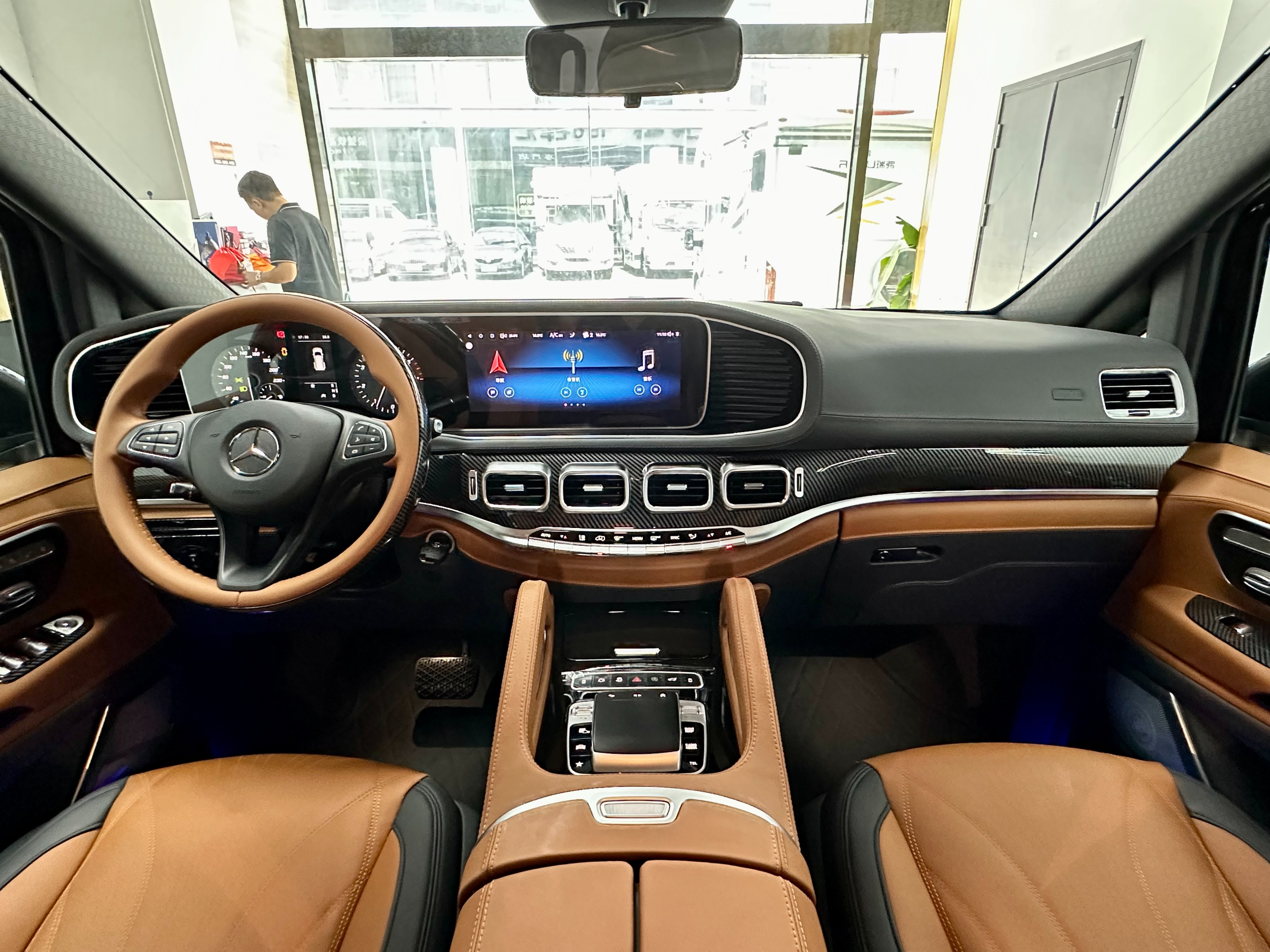 全面升级 奔驰多款核心车型亮相广州车展