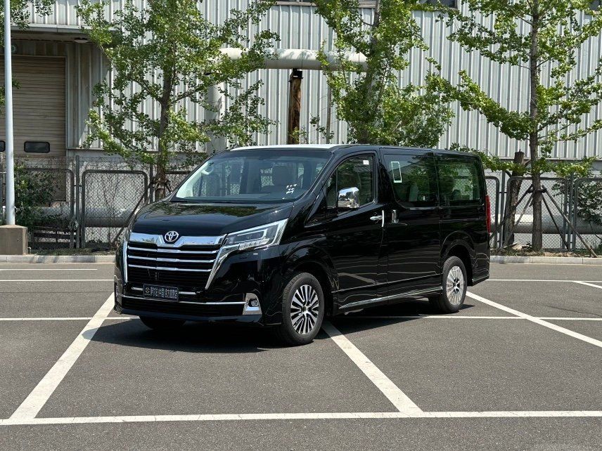 丰田埃尔法报价威尔法双擎价格差多少