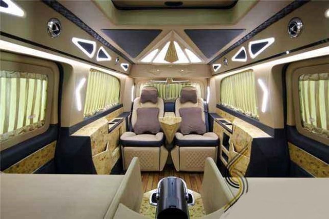 内饰豪华程度堪比百万级豪车商务车,这就是奔驰v级