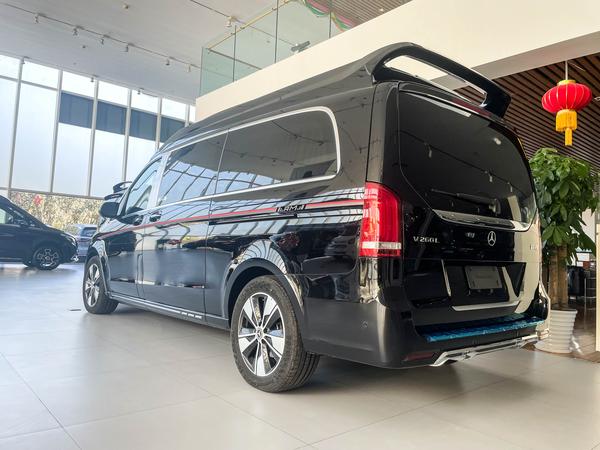 内饰豪华程度堪比百万级豪车商务车,这就是奔驰v级