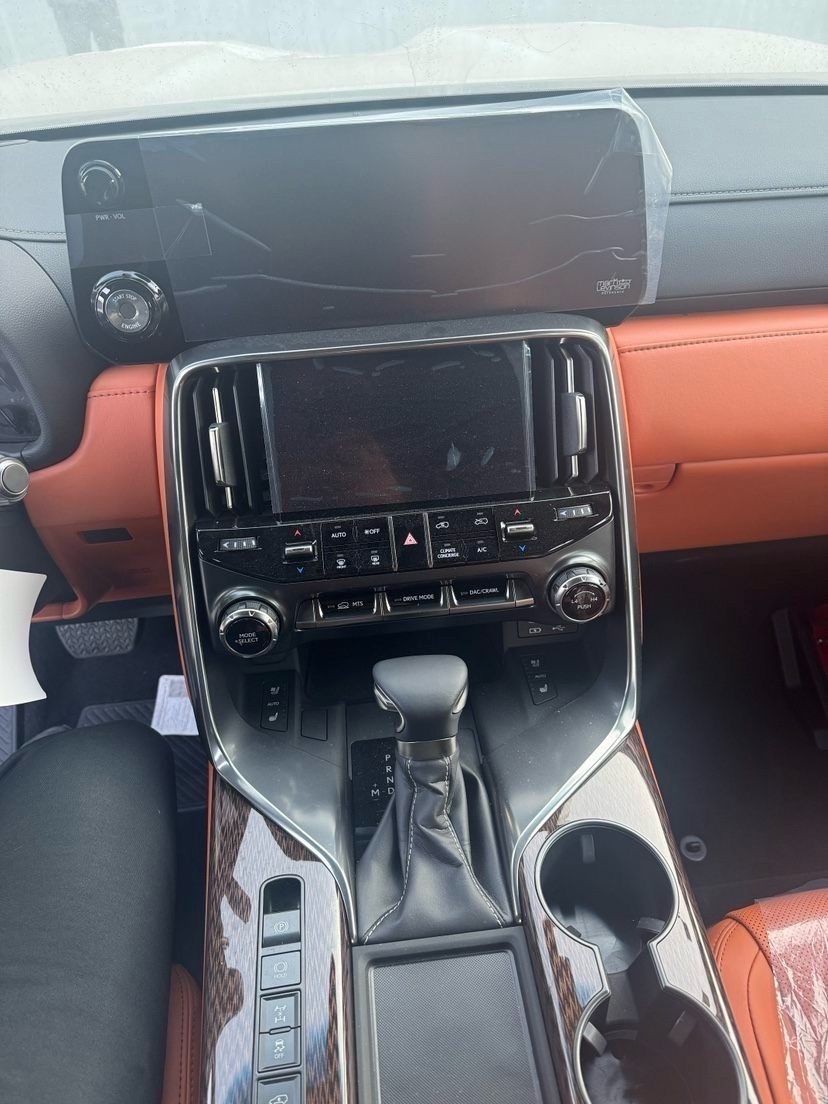 2024雷克萨斯LX墨版目前售价158万起 欢迎前来试驾