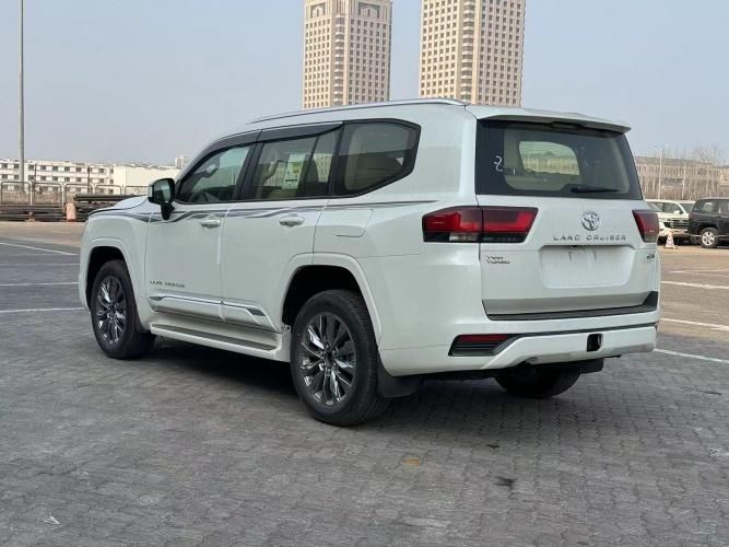 2025酷路泽70系列中东版提供试乘试驾 目前优惠高达38.8万元