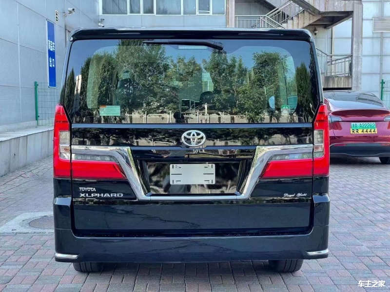 丰田Granvia中东版目前售价64万起