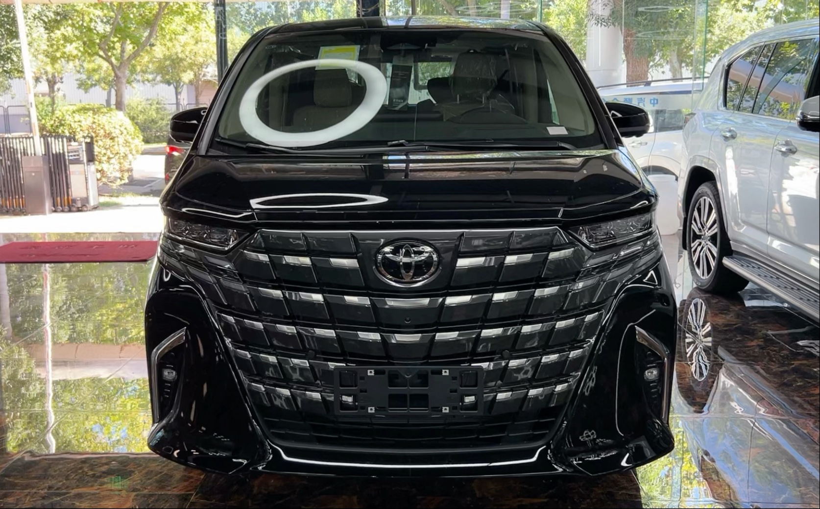 平行进口丰田埃尔法亚洲版最高让利16万 最低90万