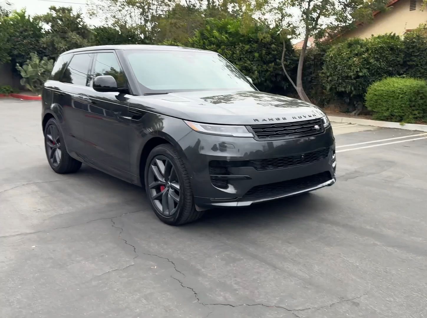 购揽胜享20万优惠 欢迎前来试驾