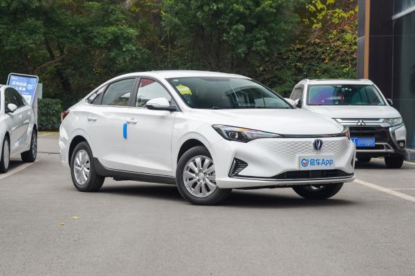 金牛逸动新能源最新报价14.99万起 暂无优惠