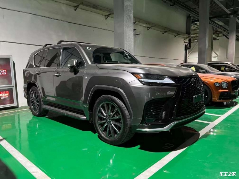 2024款国六雷克萨斯LX570展厅现车可提