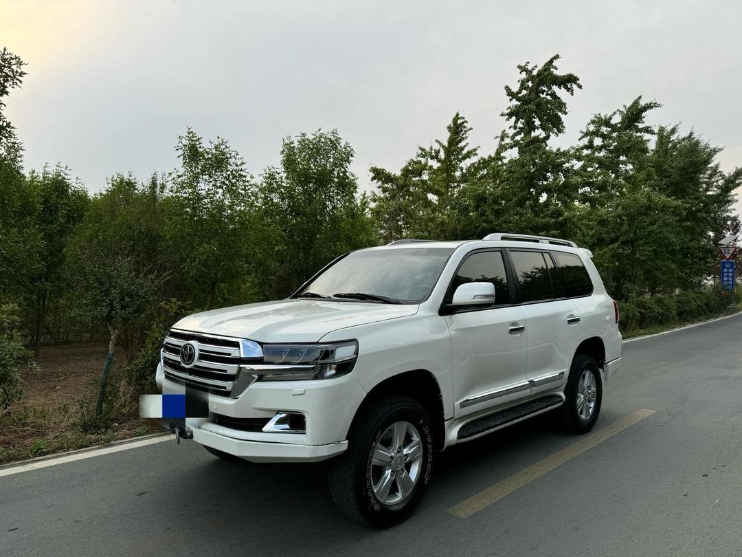 国六酷路泽5700美规版展厅现车最新报价