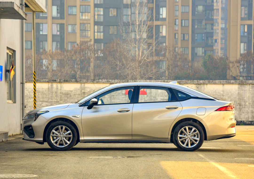 成都AION S MAX降价促销 购车优惠高达1.50万