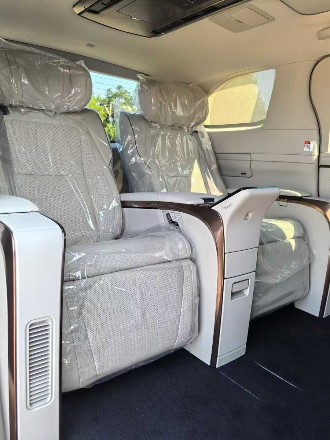 现购雷克萨斯LM欧版享20万优惠