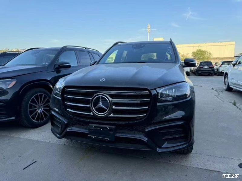 成都奔驰V级中东版降价促销中 购车让利6万元