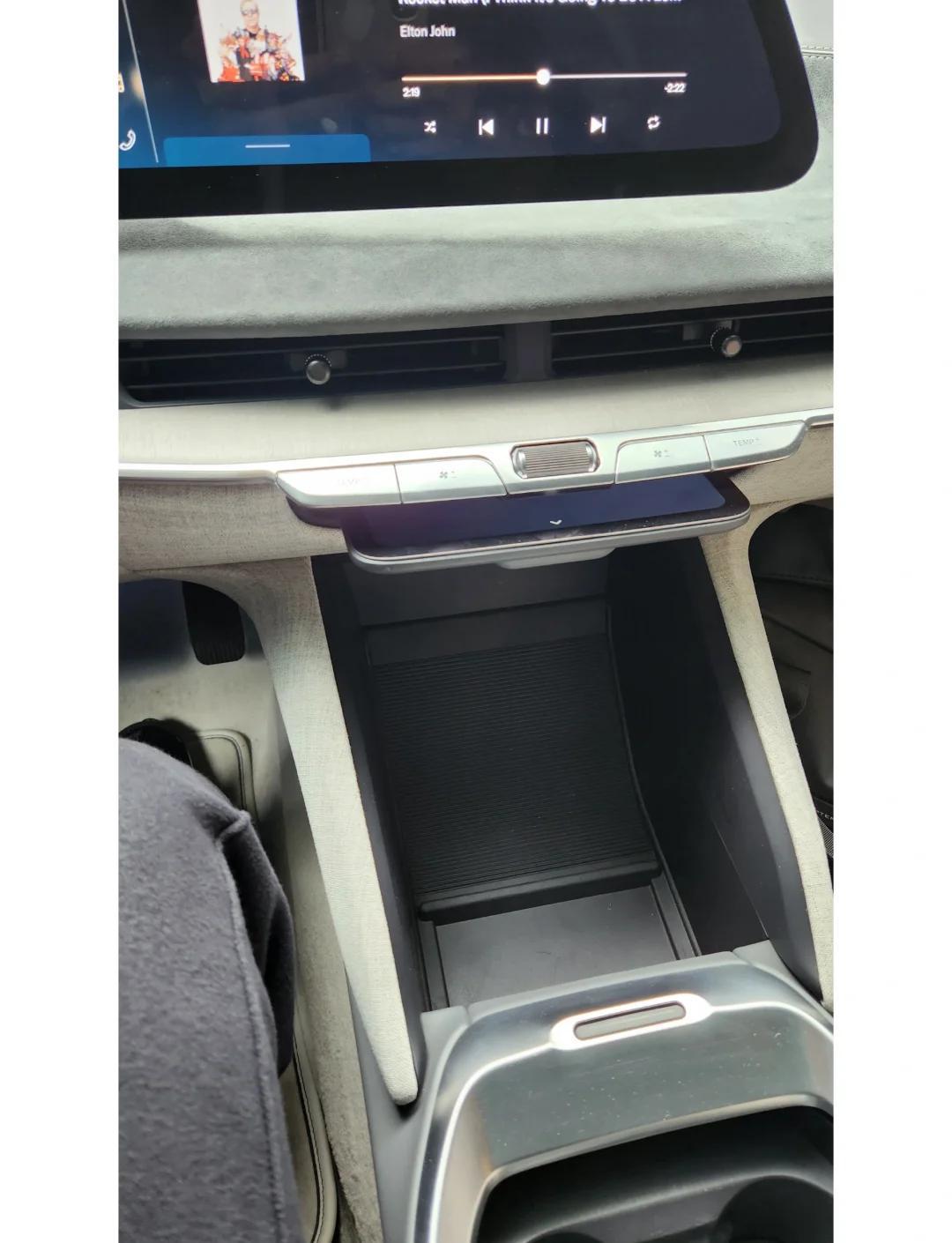 法拉利首款纯电车型定名Luce