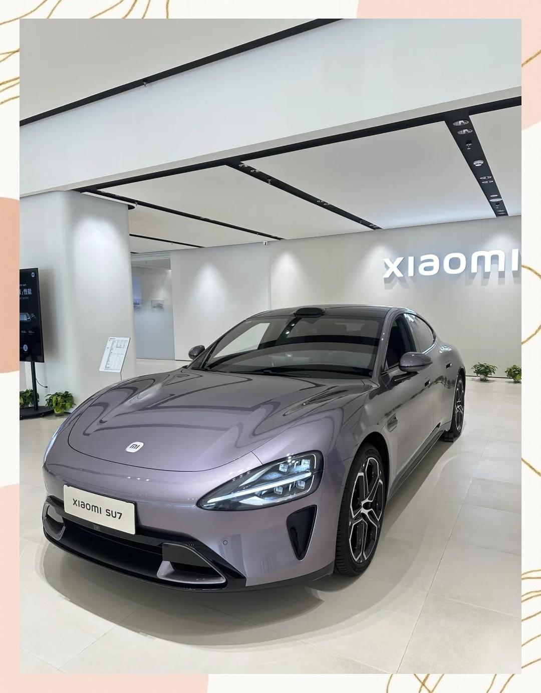 雷军公布改款小米SU7新配色：赤霞红